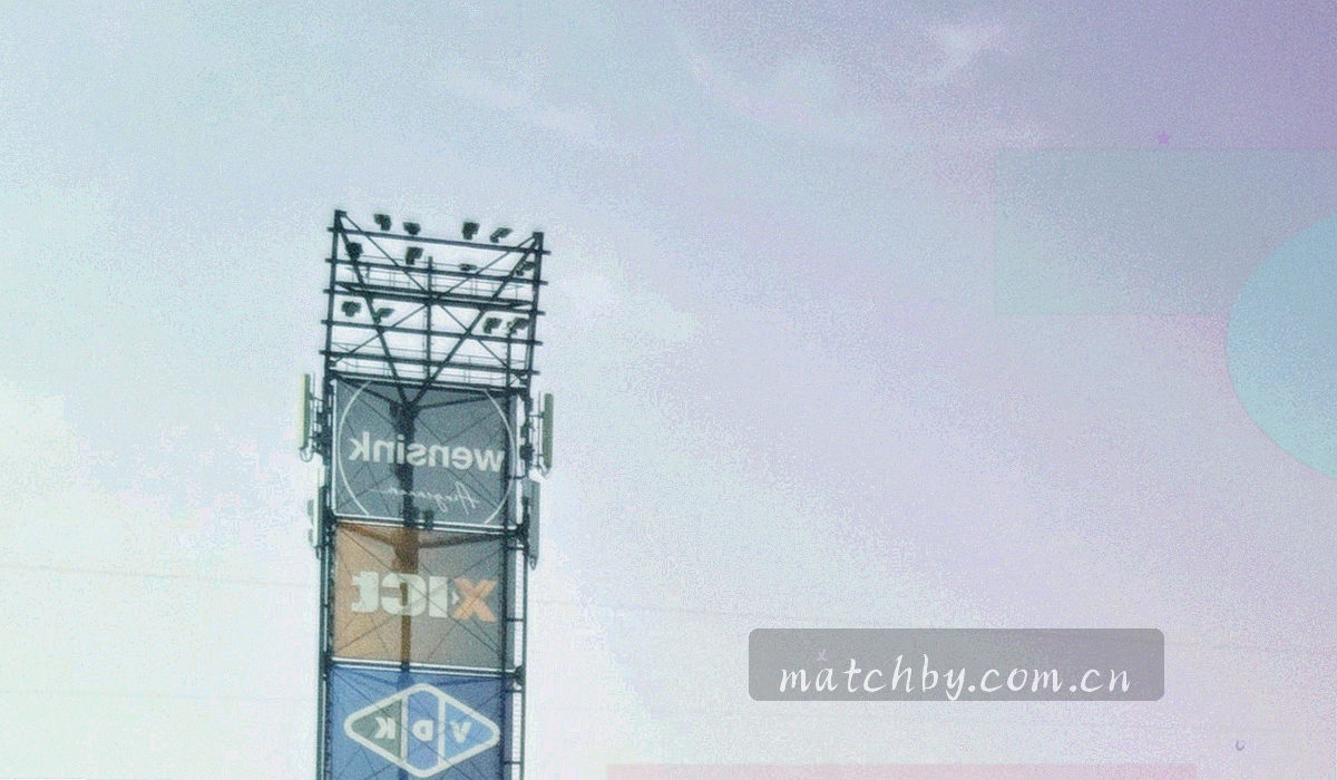 体育数据线与文章标题排版叠加的抽象封面